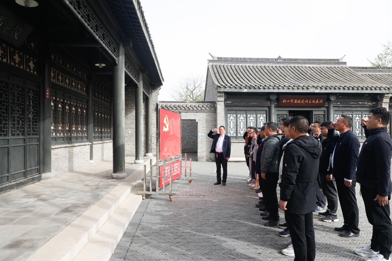 港產(chǎn)公司黨支部開展&ldquo;緬懷革命先烈 傳承紅色基因&rdquo;主題黨日活動(dòng)5.jpg